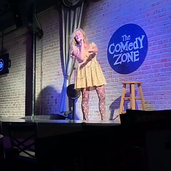 Meet your Posher, Amelia - Picture 6 of 8